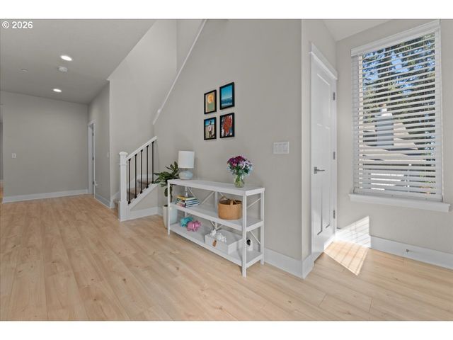 8485 Sw 176TH Ave, Beaverton, OR 97007