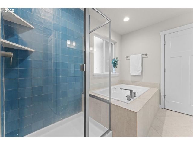 8485 Sw 176TH Ave, Beaverton, OR 97007