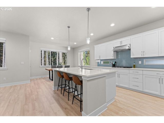 8485 Sw 176TH Ave, Beaverton, OR 97007