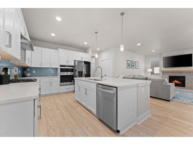 8485 Sw 176TH Ave, Beaverton, OR 97007