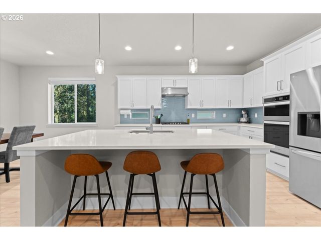 8485 Sw 176TH Ave, Beaverton, OR 97007