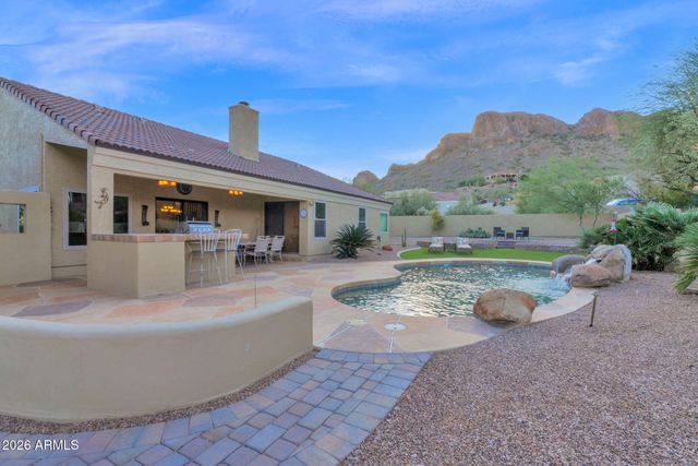 9982 E FOOLS GOLD Place, Gold Canyon, AZ 85118