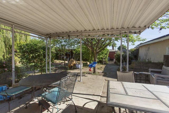 2074 W Monterey Ave, Stockton, CA 95204