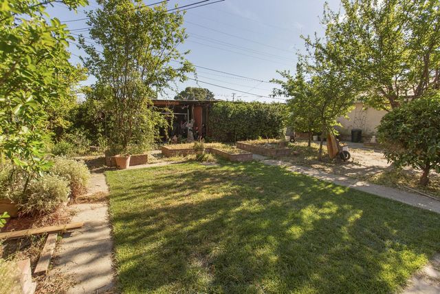 2074 W Monterey Ave, Stockton, CA 95204