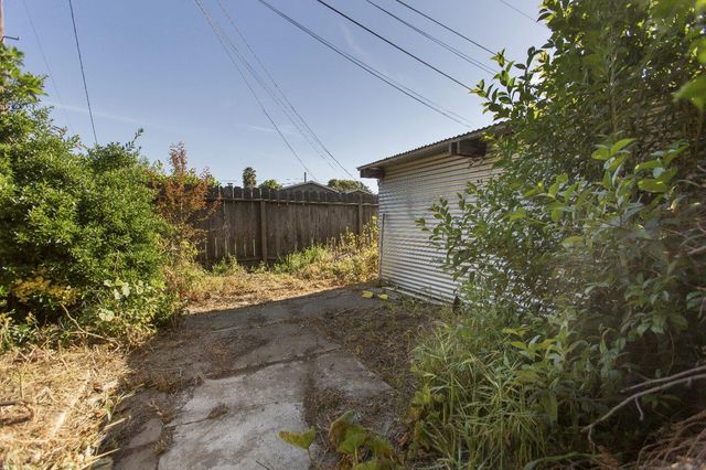 2074 W Monterey Ave, Stockton, CA 95204