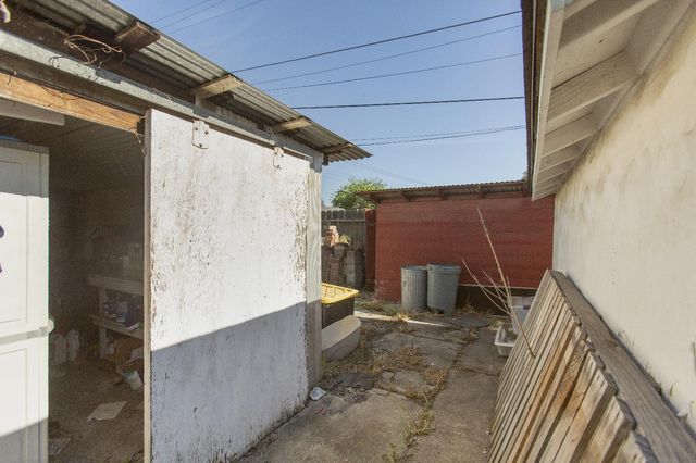 2074 W Monterey Ave, Stockton, CA 95204