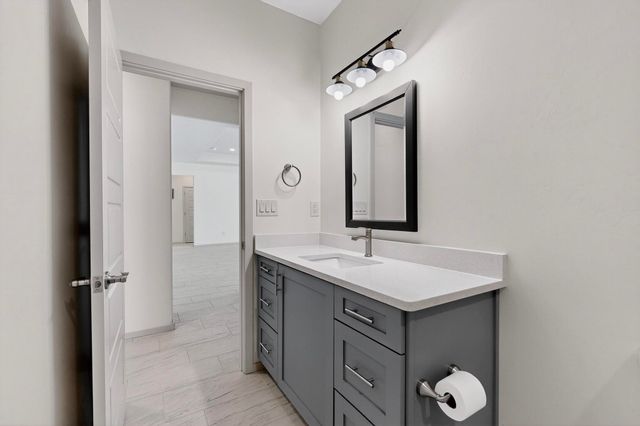 920 NightGlow Avenue NE, Rio Rancho, NM 87144