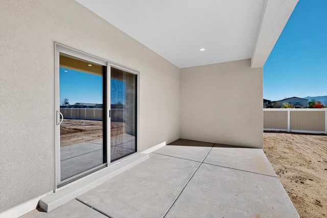 920 NightGlow Avenue NE, Rio Rancho, NM 87144