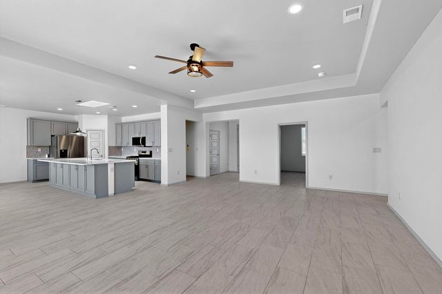 920 NightGlow Avenue NE, Rio Rancho, NM 87144