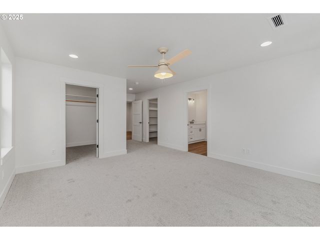 1209 S 6TH Ave, Kelso, WA 98626