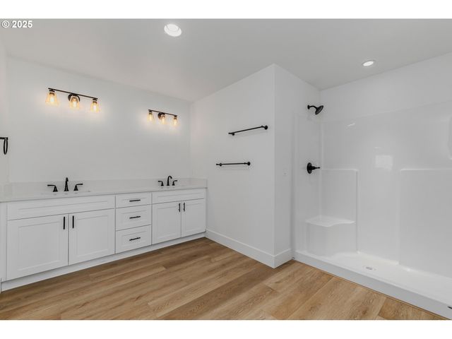 1209 S 6TH Ave, Kelso, WA 98626