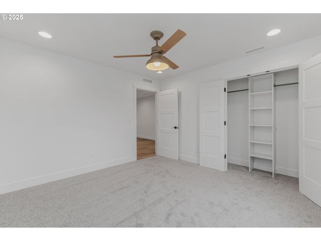 1209 S 6TH Ave, Kelso, WA 98626