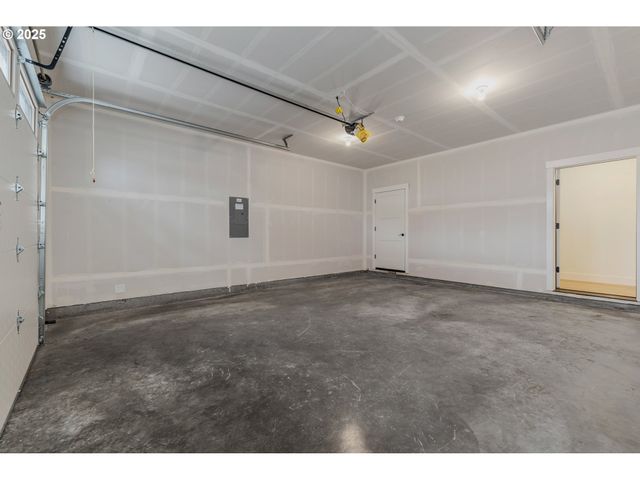 1209 S 6TH Ave, Kelso, WA 98626