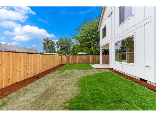 1209 S 6TH Ave, Kelso, WA 98626