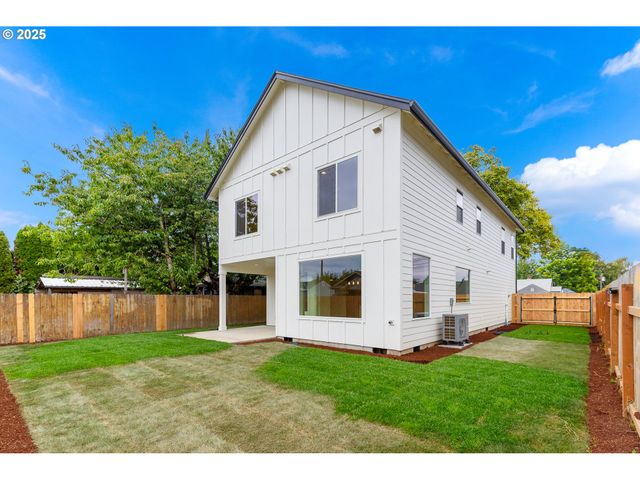 1209 S 6TH Ave, Kelso, WA 98626