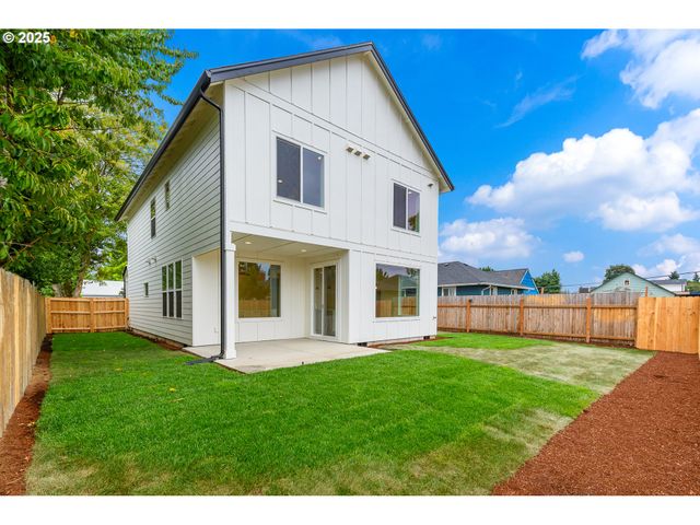 1209 S 6TH Ave, Kelso, WA 98626