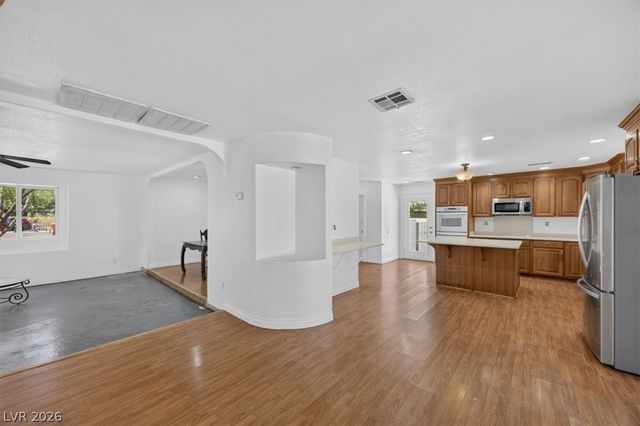 90 East Levi Avenue, Las Vegas, NV 89183