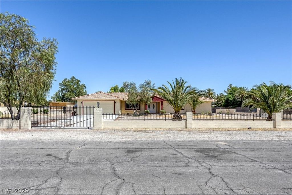 90 East Levi Avenue, Las Vegas, NV 89183