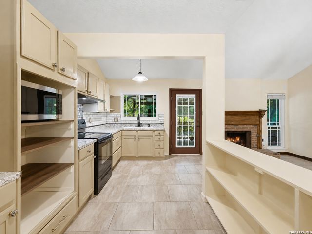 1114 CHURING DR, San Antonio, TX 78245