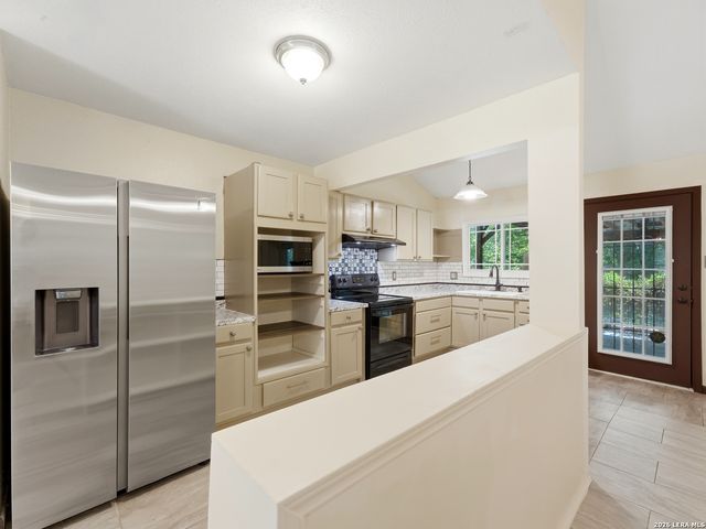 1114 CHURING DR, San Antonio, TX 78245