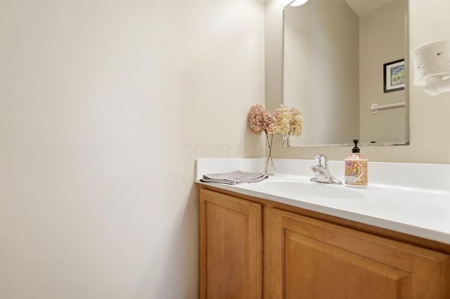626 Greenwood Loop, Newark, OH 43055