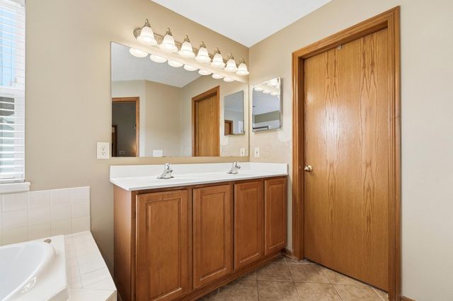 626 Greenwood Loop, Newark, OH 43055
