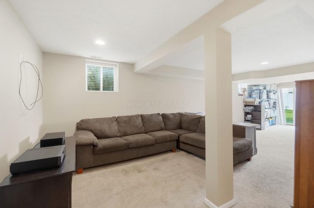 626 Greenwood Loop, Newark, OH 43055