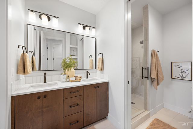 7232 N Firhill Pl, Eagle, ID 83616