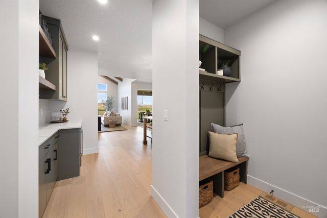 7232 N Firhill Pl, Eagle, ID 83616