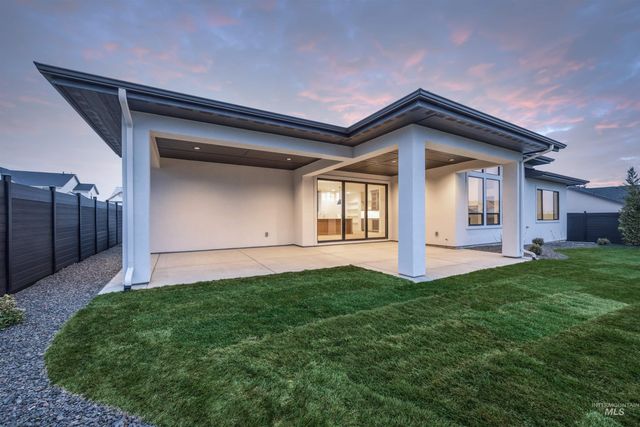 7232 N Firhill Pl, Eagle, ID 83616