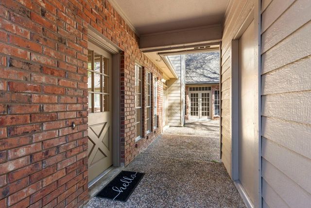 25722 Overlake Drive, Spring, TX 77380