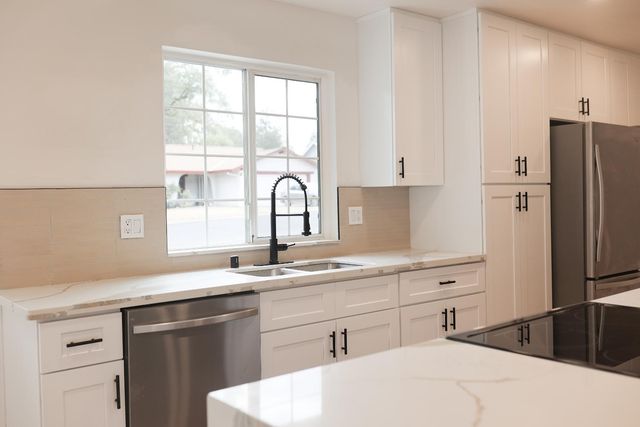 8260 E Granite Dr, Granite Bay, CA 95746