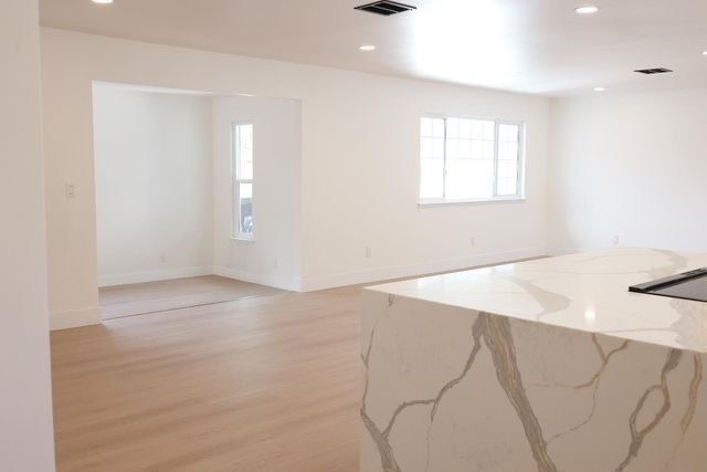8260 E Granite Dr, Granite Bay, CA 95746