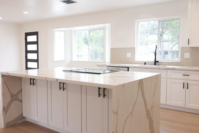 8260 E Granite Dr, Granite Bay, CA 95746