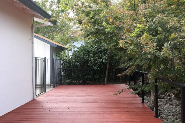 8260 E Granite Dr, Granite Bay, CA 95746