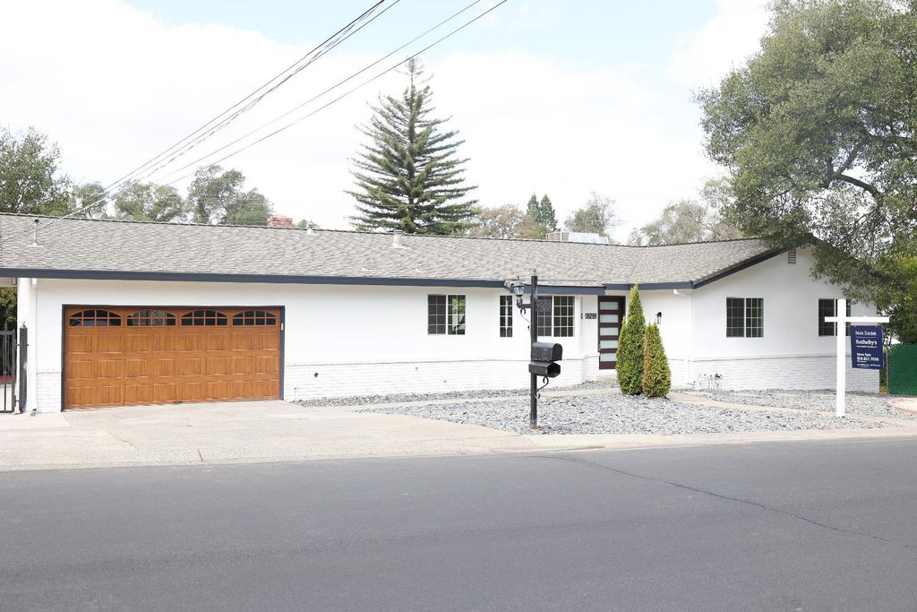 8260 E Granite Dr, Granite Bay, CA 95746
