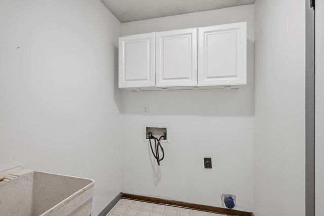 2550 S Weller Avenue, Springfield, MO 65804