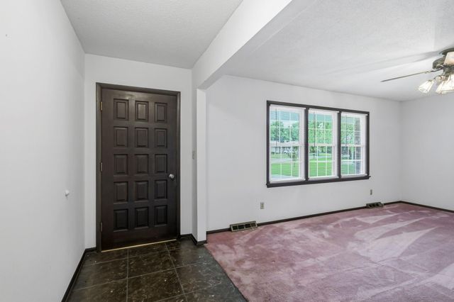 2550 S Weller Avenue, Springfield, MO 65804