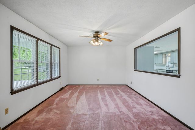 2550 S Weller Avenue, Springfield, MO 65804