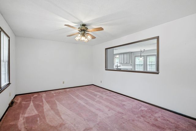 2550 S Weller Avenue, Springfield, MO 65804