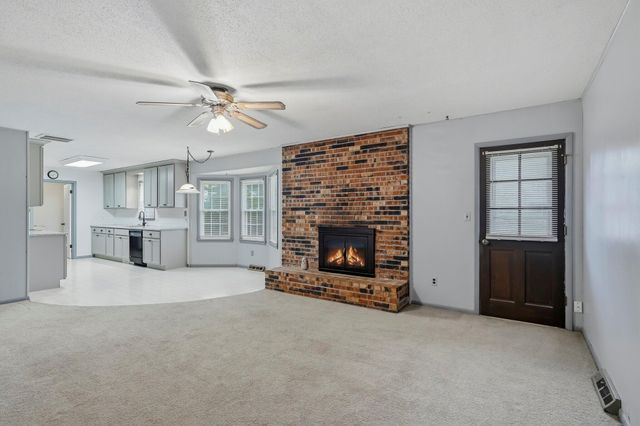 2550 S Weller Avenue, Springfield, MO 65804