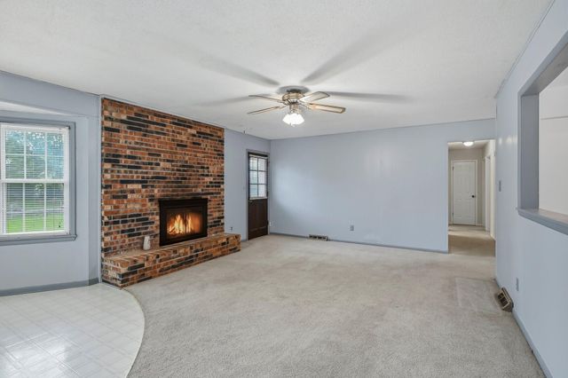 2550 S Weller Avenue, Springfield, MO 65804