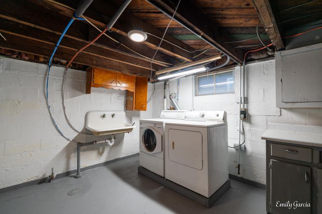 1151 W Dale Avenue, Muskegon, MI 49441