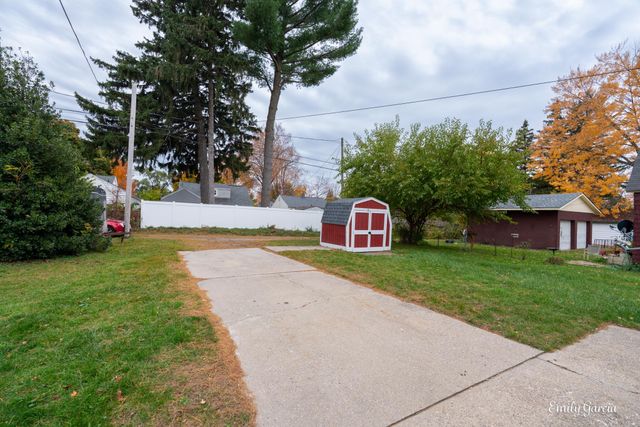 1151 W Dale Avenue, Muskegon, MI 49441