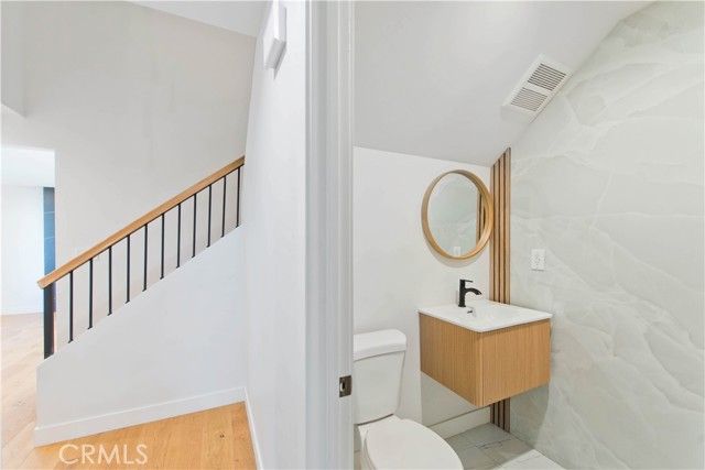 22357 Welby Way, Woodland Hills (los Angeles), CA 91303