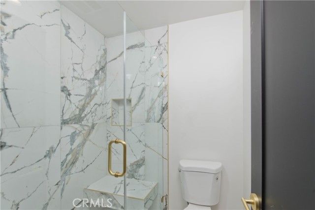 22357 Welby Way, Woodland Hills (los Angeles), CA 91303