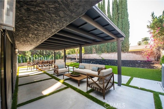 22357 Welby Way, Woodland Hills (los Angeles), CA 91303