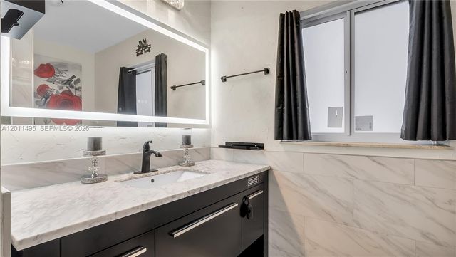 9511 NW 8th Street, Pembroke Pines, FL 33024