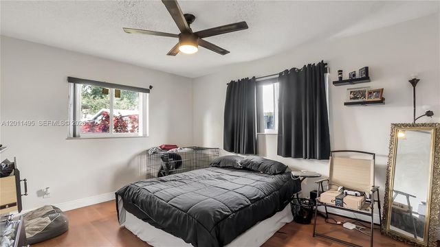 9511 NW 8th Street, Pembroke Pines, FL 33024