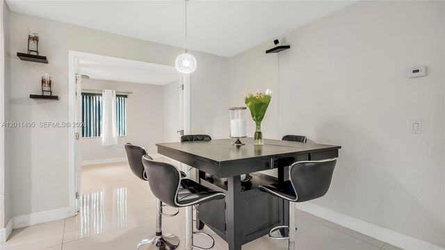 9511 NW 8th Street, Pembroke Pines, FL 33024